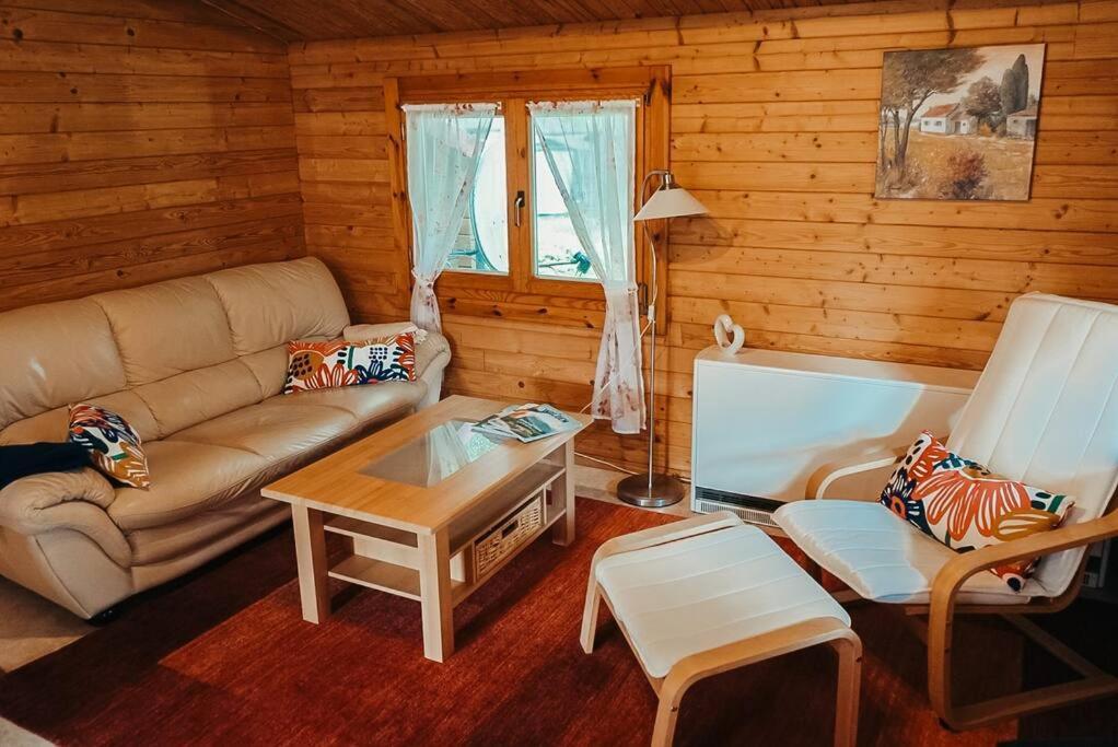 Holzhaus Direkt Am See Priepert Exteriör bild